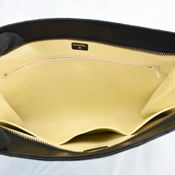 AUTHENTIC CHANEL Matelasse Black Leather Pouch Bag bsj797-121225 - Picture 11 of 16